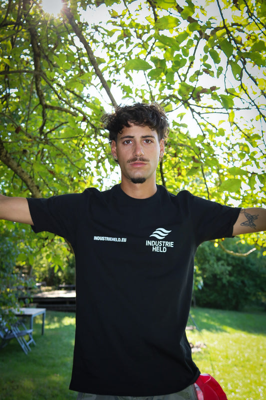 IndustrieHeld Member T-Shirt – Exklusives Backprint Merchandise